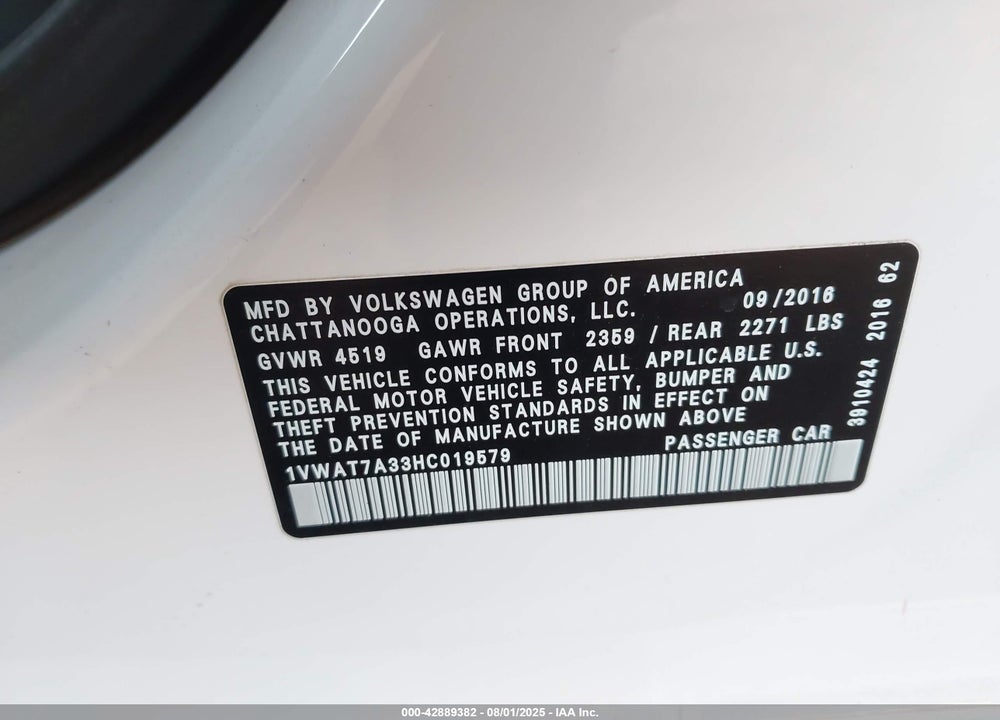 2017 VOLKSWAGEN PASSAT VIN: 1VWAT7A33HC019579