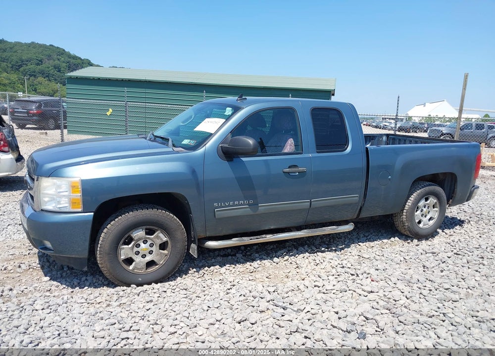 2011 CHEVROLET SILVERADO 1500 VIN: 1GCRKSE38BZ232005