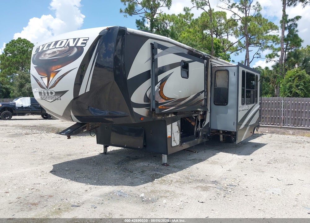 2018 CYCLONE RV CY VIN: 5SFCG4333JE349662