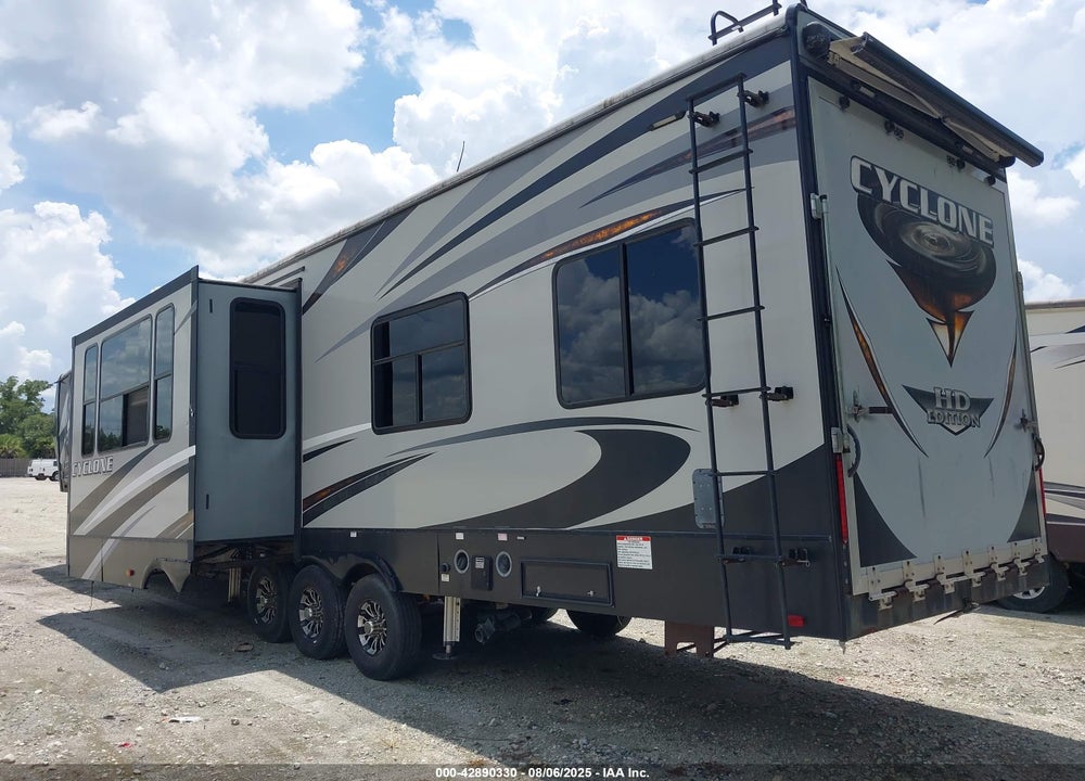 2018 CYCLONE RV CY VIN: 5SFCG4333JE349662