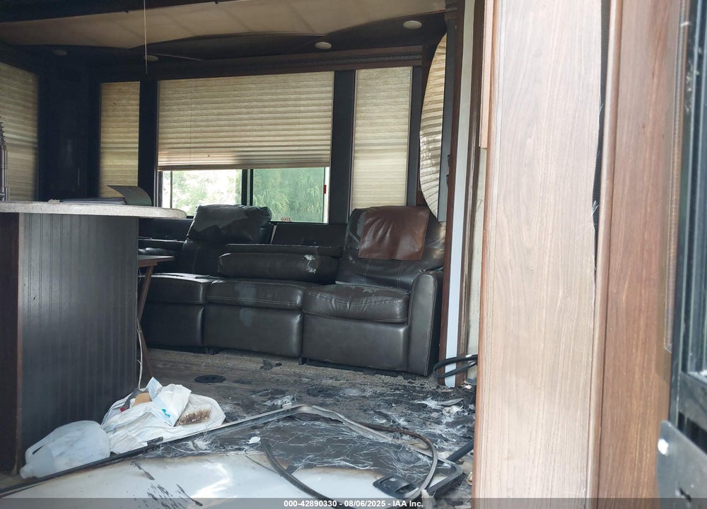 2018 CYCLONE RV CY VIN: 5SFCG4333JE349662