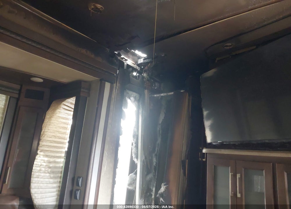 2018 CYCLONE RV CY VIN: 5SFCG4333JE349662