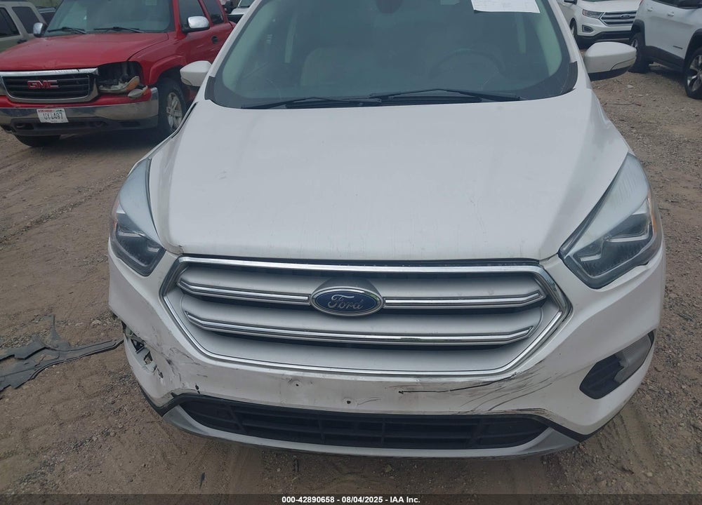 2018 FORD ESCAPE VIN: 1FMCU9J91JUC88037