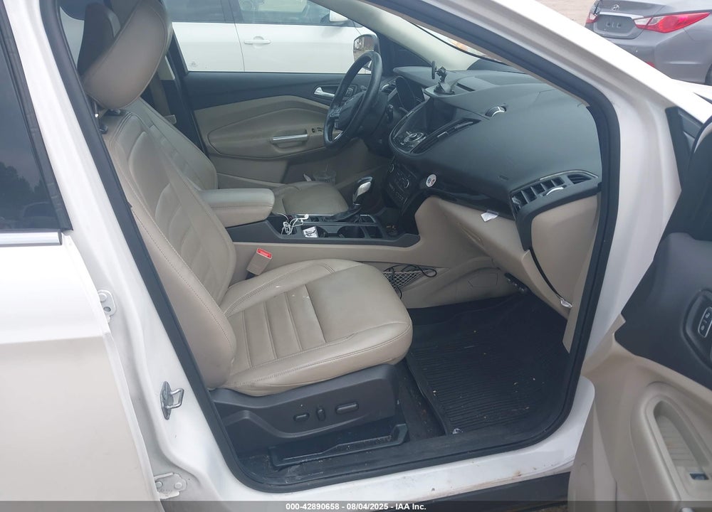 2018 FORD ESCAPE VIN: 1FMCU9J91JUC88037
