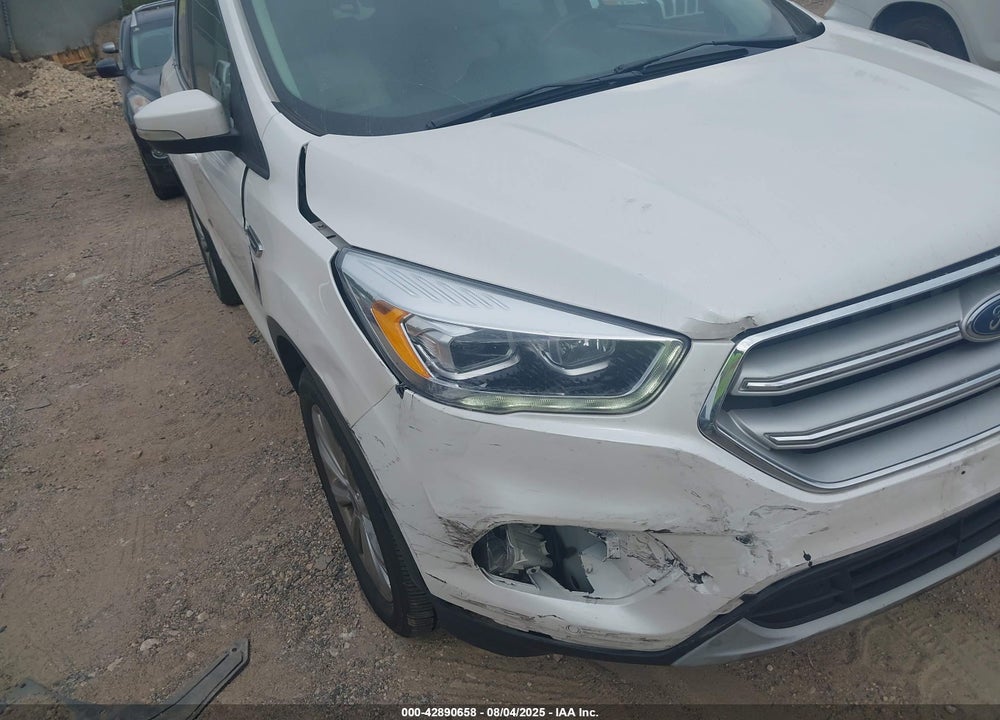 2018 FORD ESCAPE VIN: 1FMCU9J91JUC88037