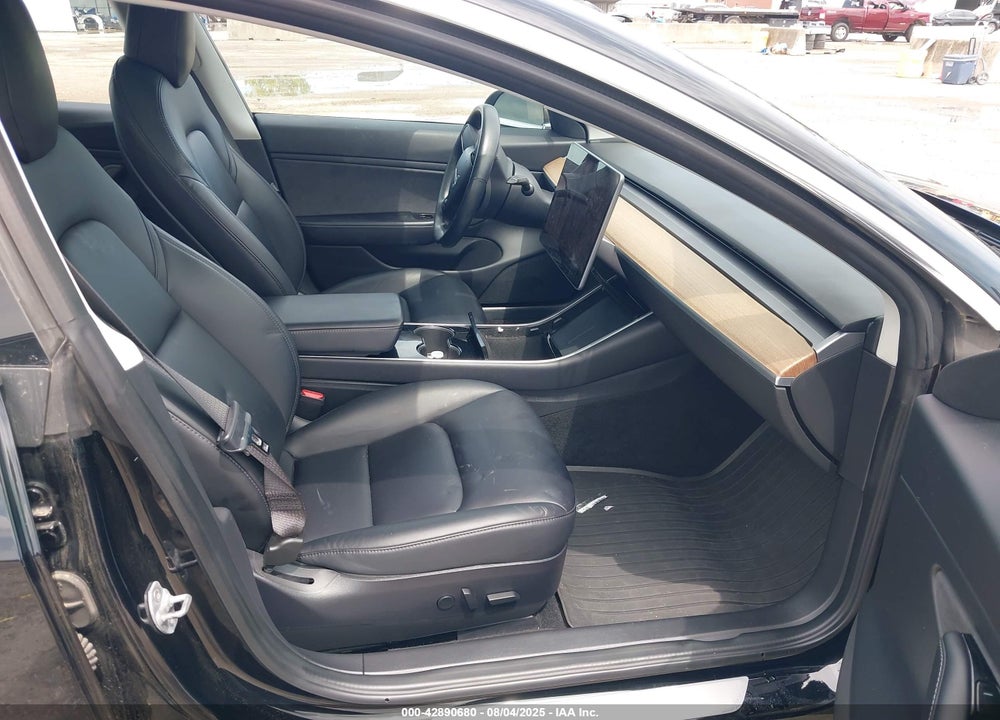 2018 TESLA MODEL 3 VIN: 5YJ3E1EB8JF084649