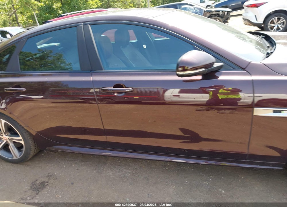 2017 JAGUAR XF VIN: SAJBF4BN0HCY48916