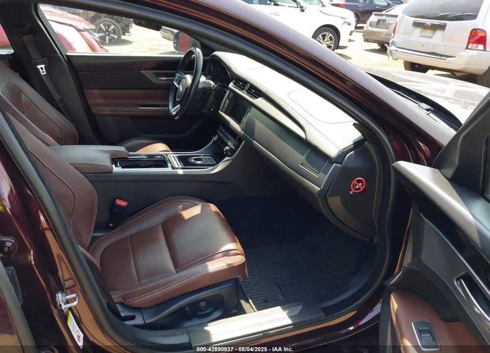 2017 JAGUAR XF VIN: SAJBF4BN0HCY48916