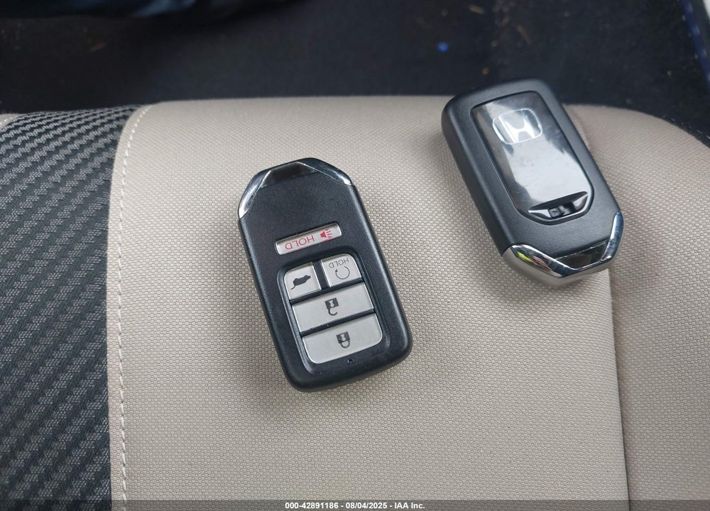 2019 HONDA CIVIC VIN: SHHFK7H64KU404329