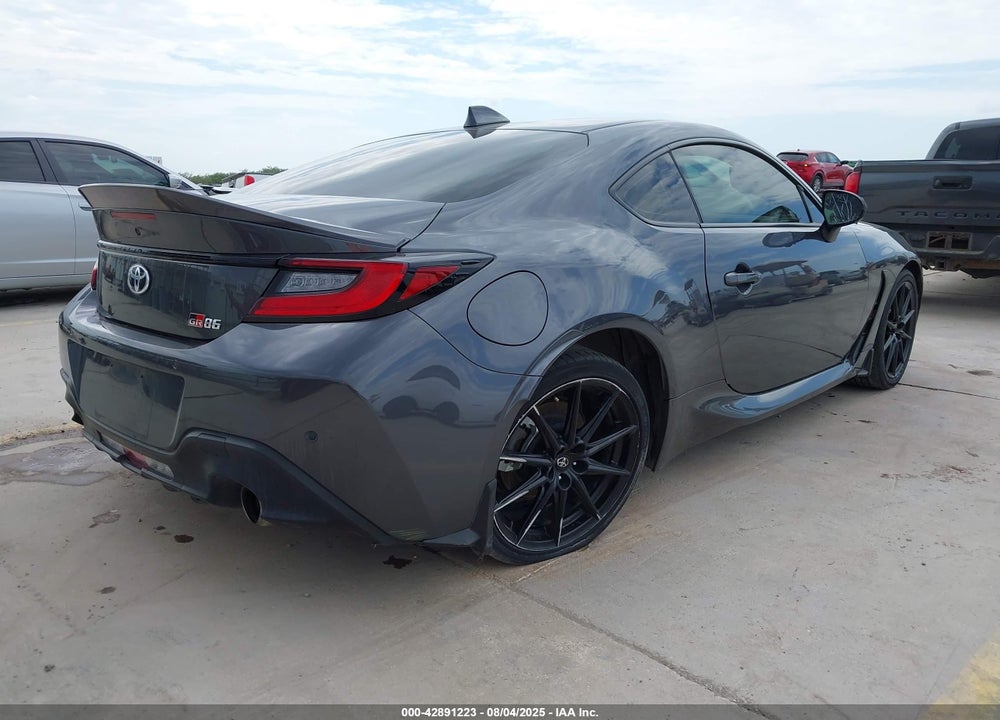 2024 TOYOTA GR 86 VIN: JF1ZNBE16R8760251
