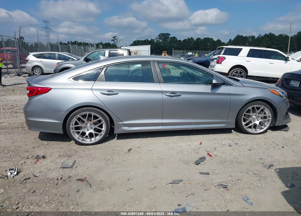 2015 HYUNDAI SONATA VIN: 5NPE34AF8FH107574