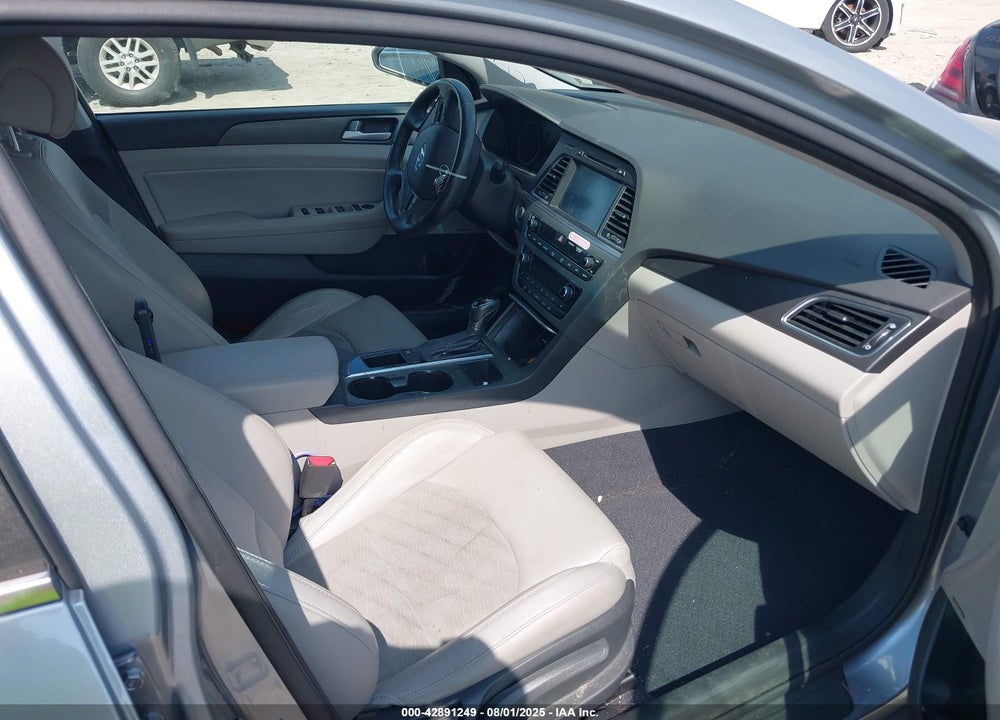 2015 HYUNDAI SONATA VIN: 5NPE34AF8FH107574