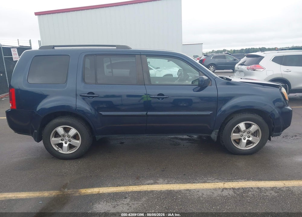 2011 HONDA PILOT VIN: 5FNYF4H53BB049173