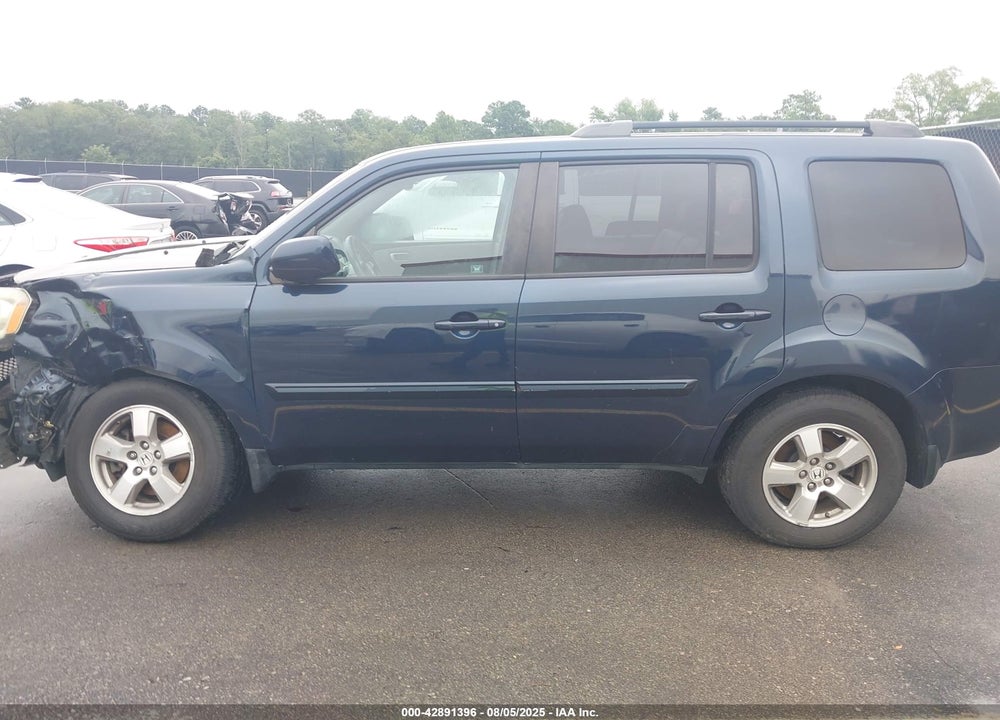 2011 HONDA PILOT VIN: 5FNYF4H53BB049173