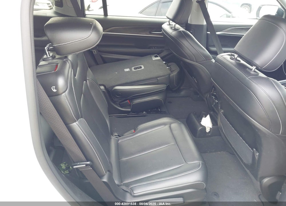 2023 JEEP GRAND CHEROKEE L VIN: 1C4RJKBG2P8842196