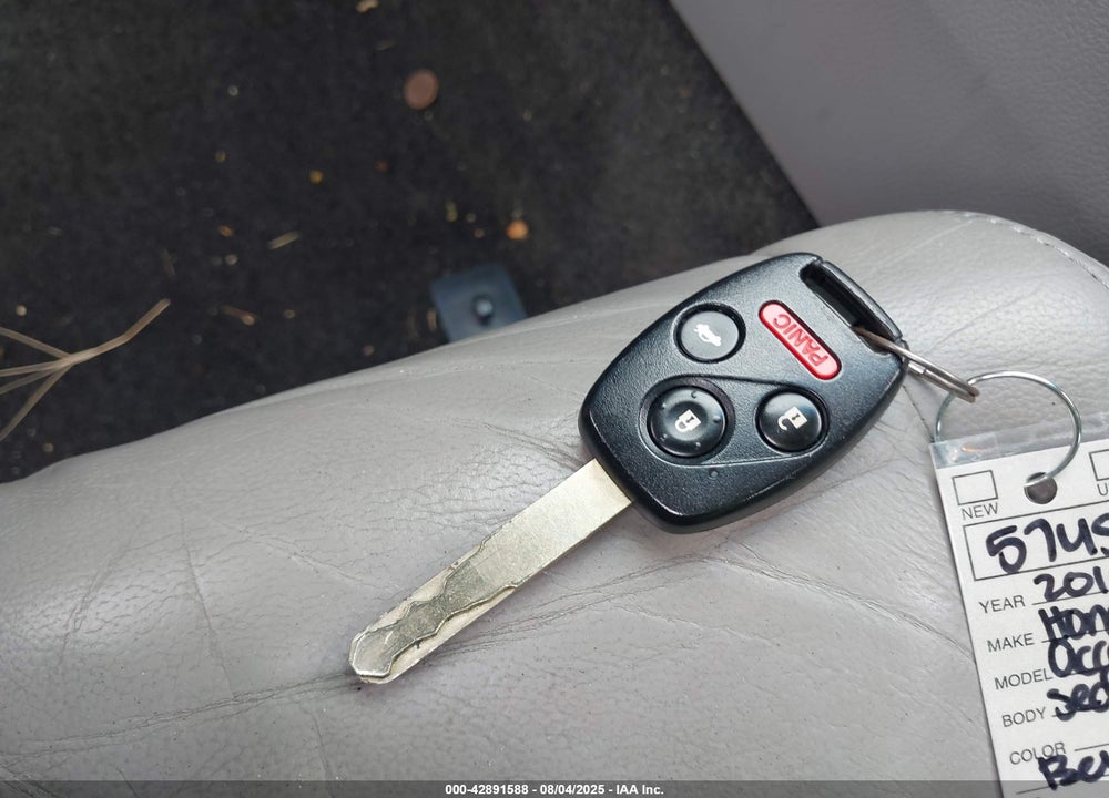 2010 HONDA ACCORD VIN: 1HGCP3F84AA014424