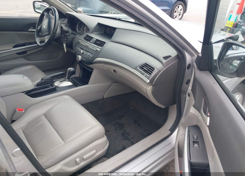 2010 HONDA ACCORD VIN: 1HGCP3F84AA014424