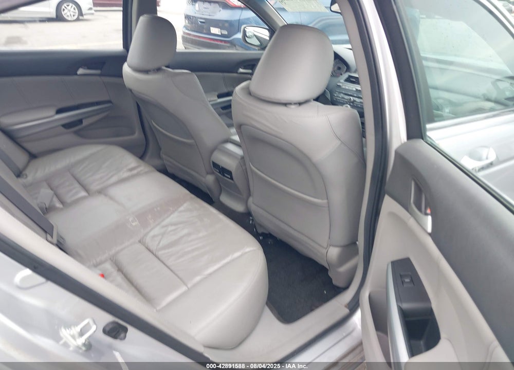 2010 HONDA ACCORD VIN: 1HGCP3F84AA014424
