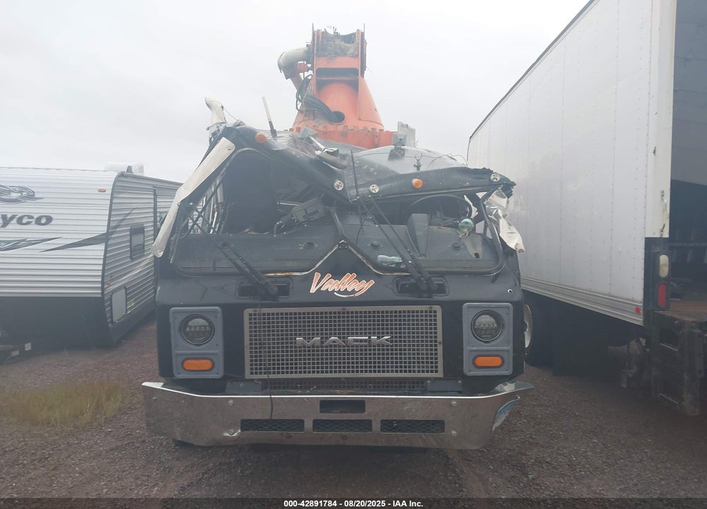 2004 MACK 600 MR600 VIN: 1M2K197C94M023555