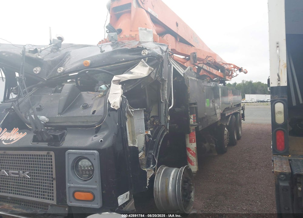 2004 MACK 600 MR600 VIN: 1M2K197C94M023555
