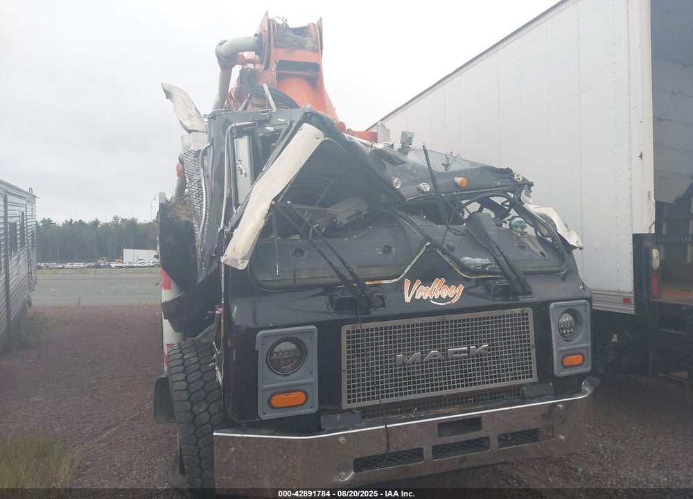 2004 MACK 600 MR600 VIN: 1M2K197C94M023555