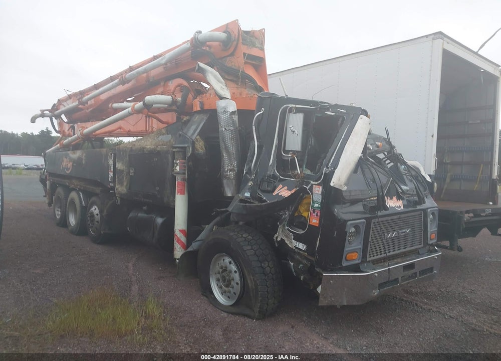 2004 MACK 600 MR600 VIN: 1M2K197C94M023555