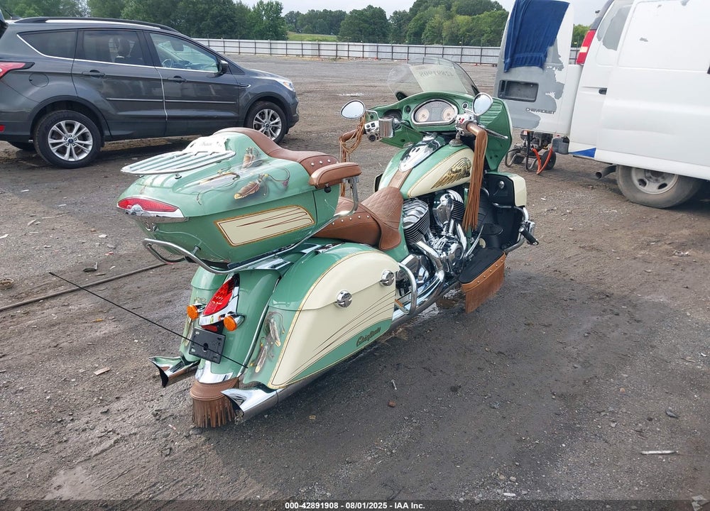 2015 INDIAN MOTORCYCLE CO. ROADMASTER VIN: 56KTRAAA7F3320093