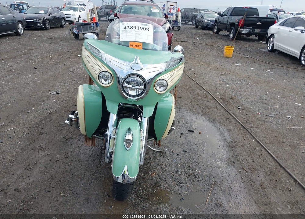 2015 INDIAN MOTORCYCLE CO. ROADMASTER VIN: 56KTRAAA7F3320093