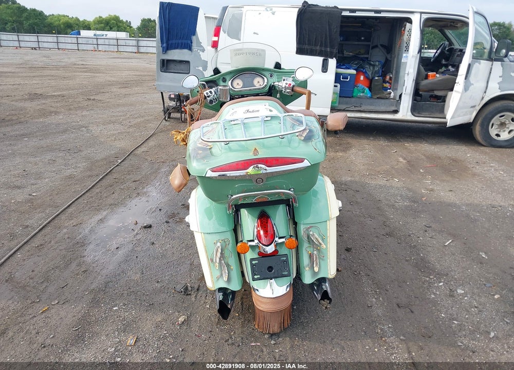 2015 INDIAN MOTORCYCLE CO. ROADMASTER VIN: 56KTRAAA7F3320093