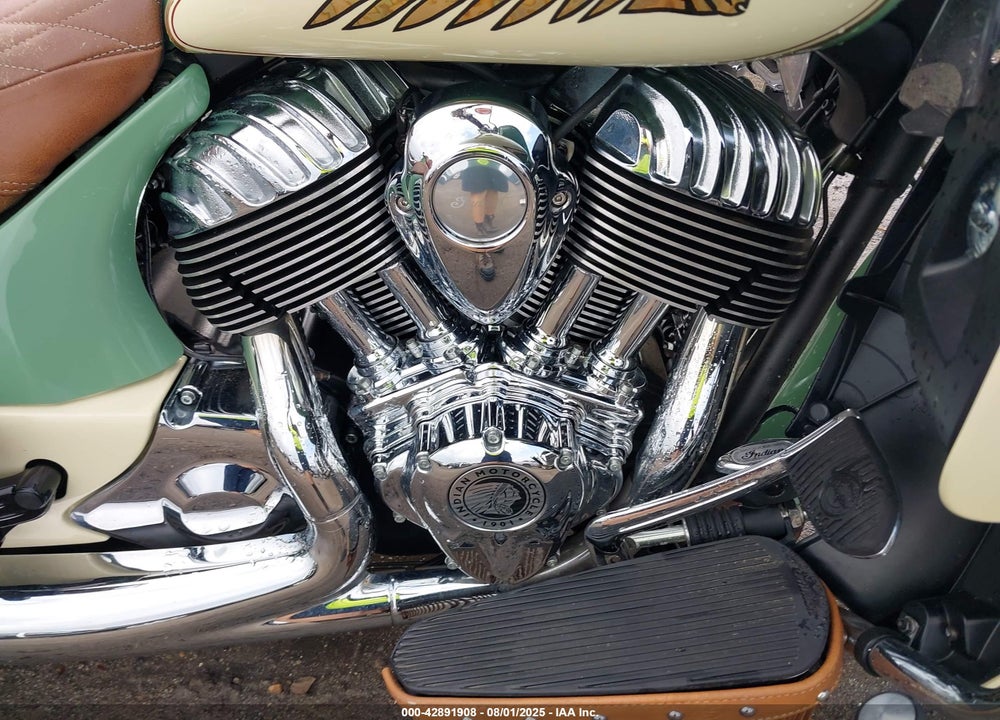 2015 INDIAN MOTORCYCLE CO. ROADMASTER VIN: 56KTRAAA7F3320093