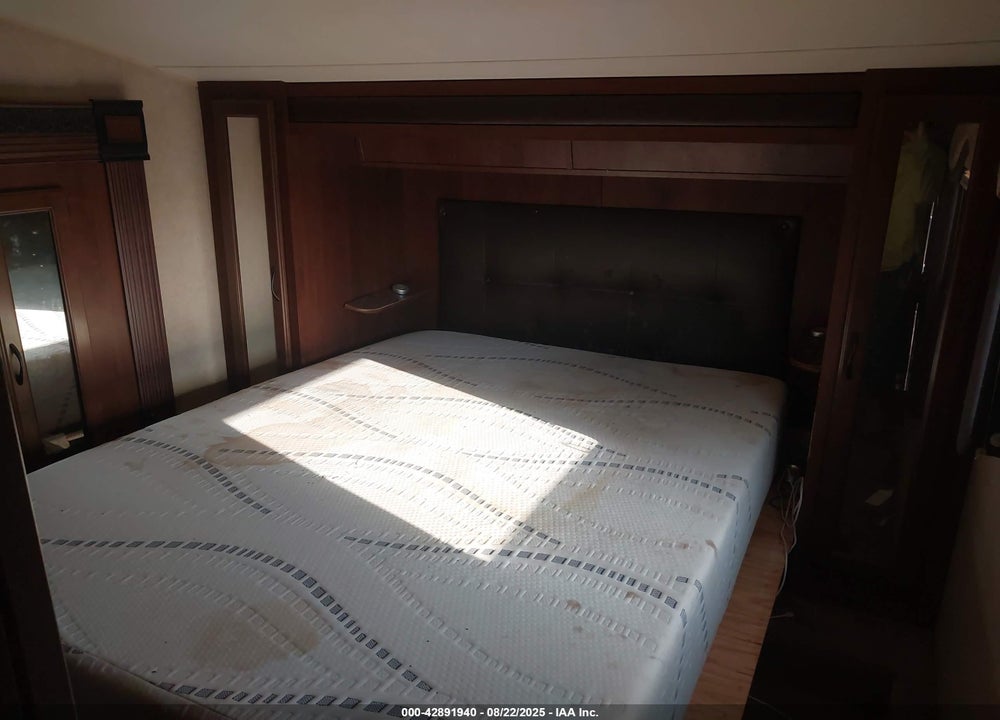 2015 JAYCO EAGLE 28.5RSTS VIN: 1UJCJ0BR9F1PR0102