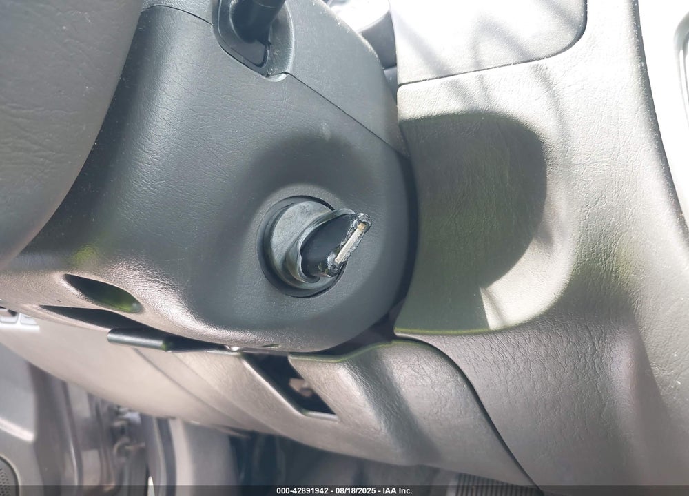 2006 FORD ESCAPE VIN: 1FMCU03166KD01757
