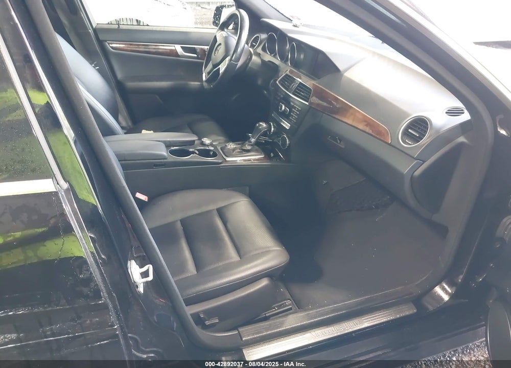 2014 MERCEDES-BENZ C CLASS VIN: WDDGF4HB7EG216619