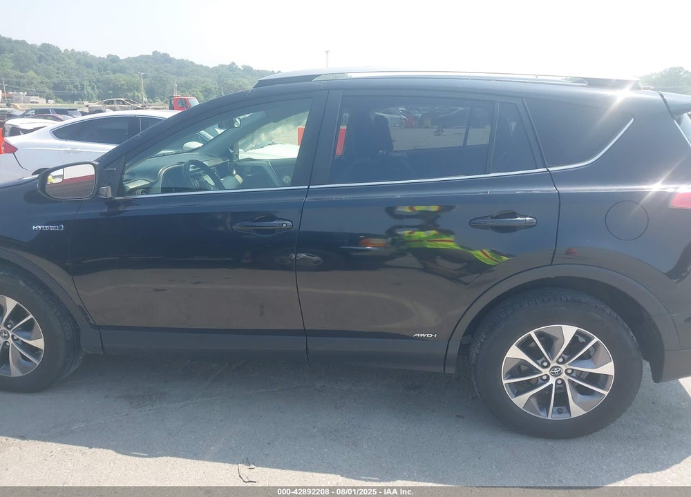 2017 TOYOTA RAV4 HYBRID VIN: JTMRJREVXHD124407