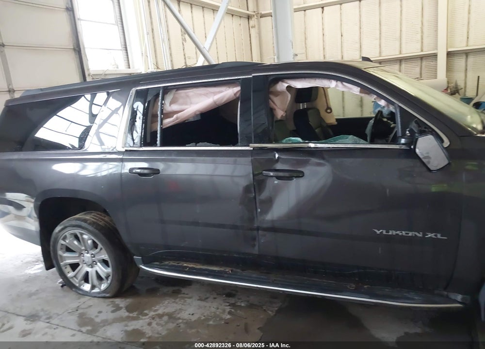 2017 GMC YUKON XL VIN: 1GKS2GKC3HR382054