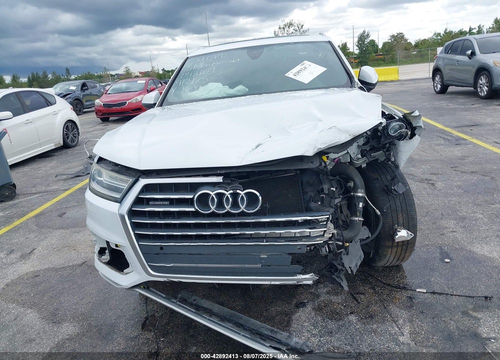 2017 AUDI Q7 VIN: WA1AHAF7XHD043167