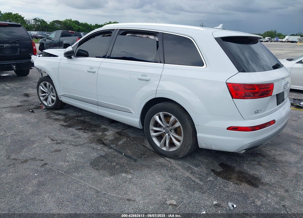 2017 AUDI Q7 VIN: WA1AHAF7XHD043167
