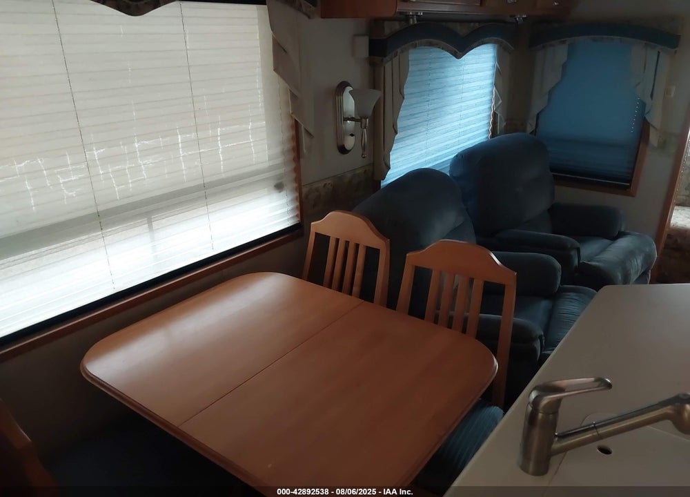 2005 DRV 36TKJ3 VIN: 5KEFA362X51002066
