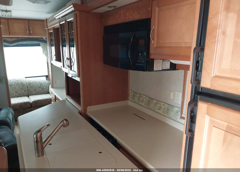 2005 DRV 36TKJ3 VIN: 5KEFA362X51002066