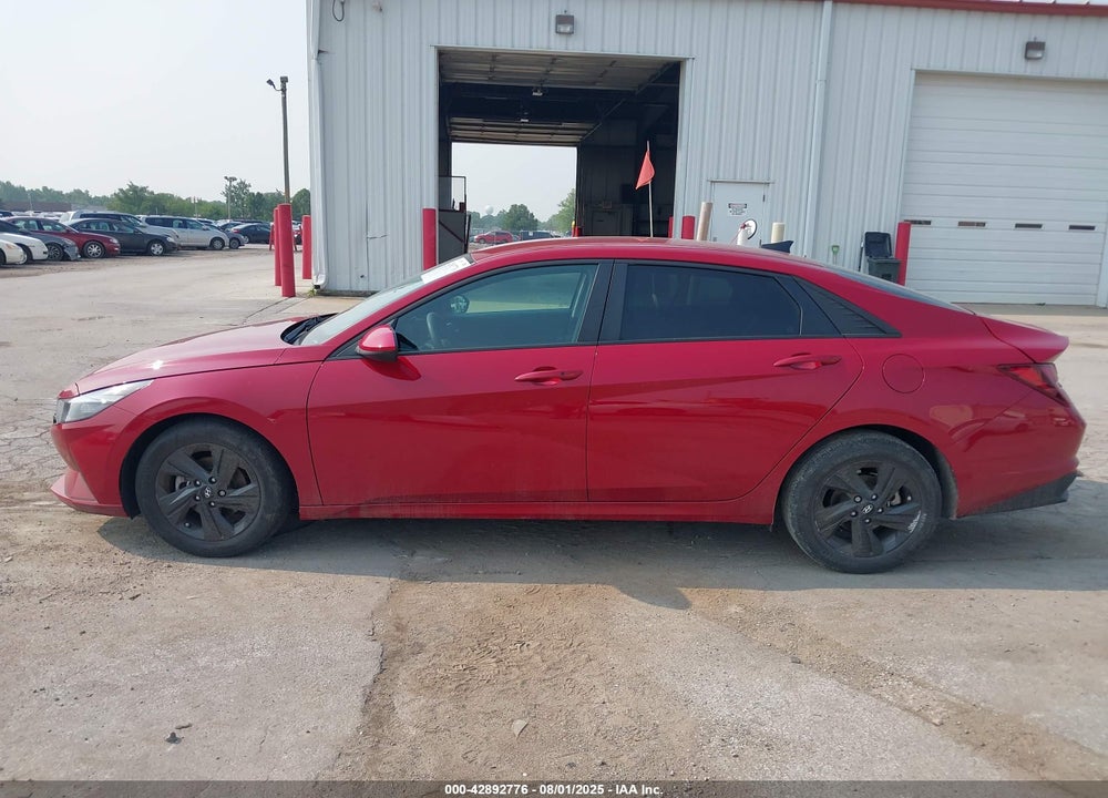 2021 HYUNDAI ELANTRA VIN: KMHLM4AG2MU117660