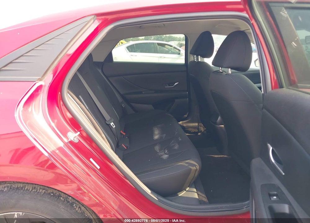 2021 HYUNDAI ELANTRA VIN: KMHLM4AG2MU117660