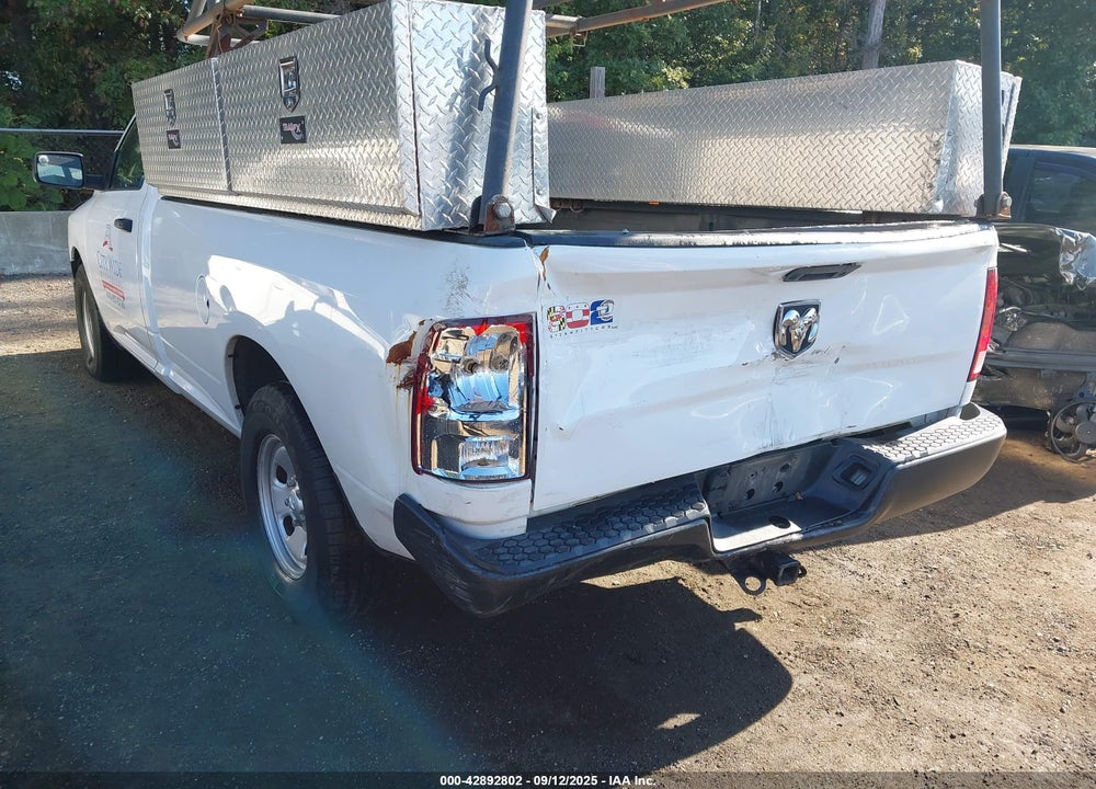 2018 RAM 1500 VIN: 3C6JR6DG2JG250882