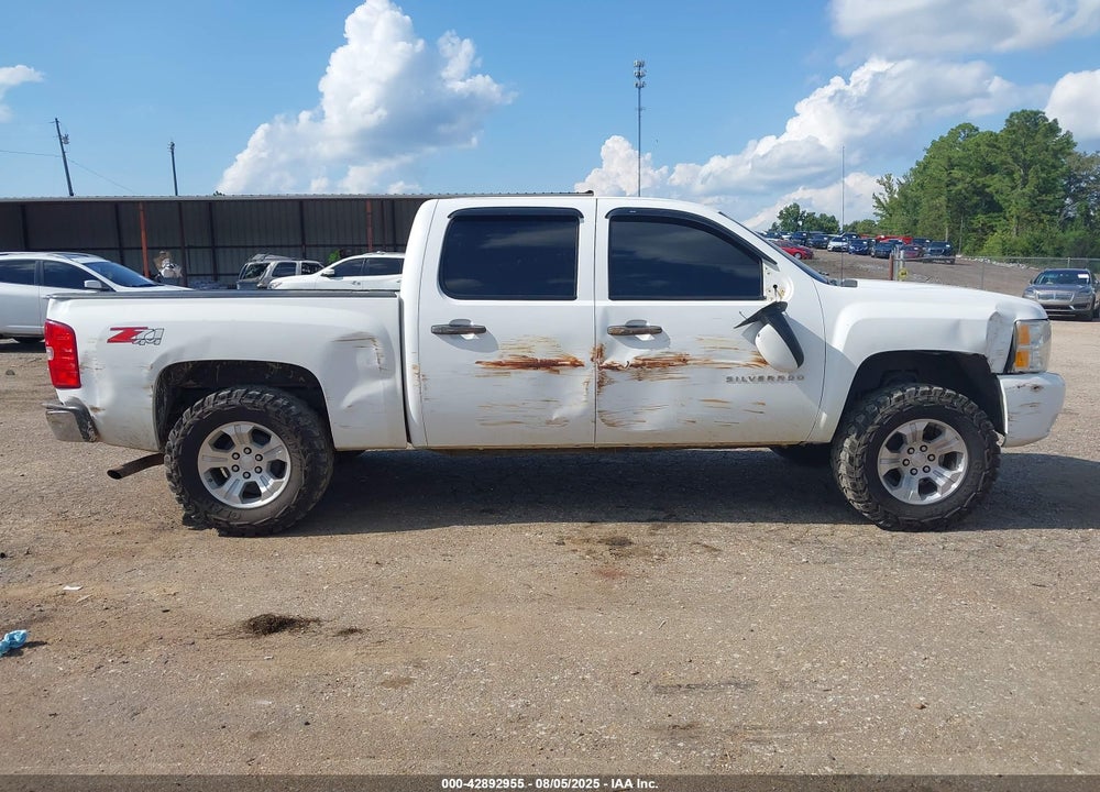 2013 CHEVROLET SILVERADO 1500 VIN: 3GCPKSE71DG257969