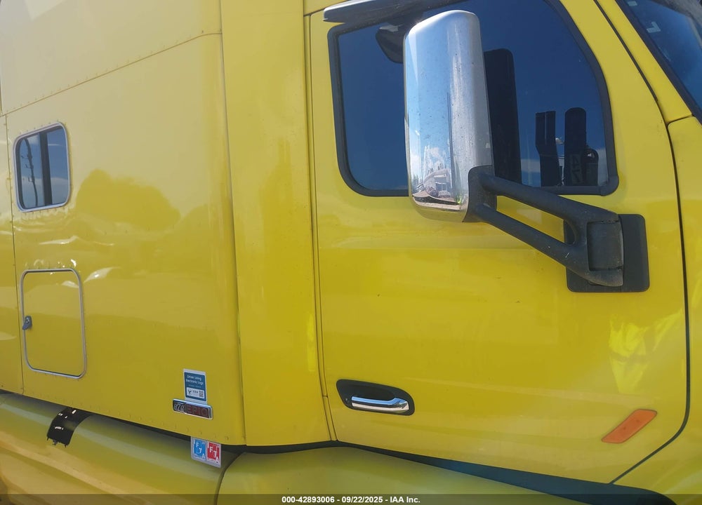 2017 PETERBILT 579 VIN: 1XPBDP9X5HD411855