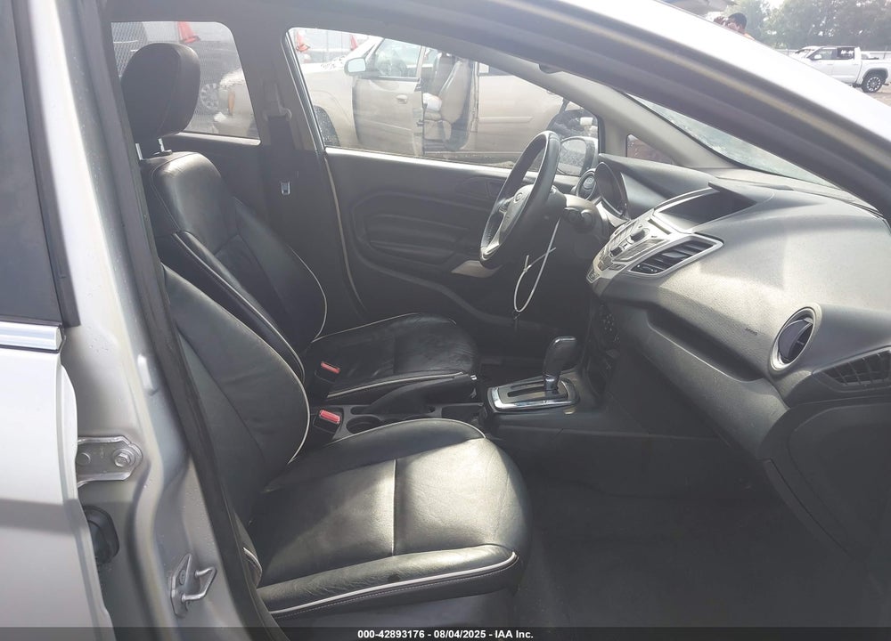 2011 FORD FIESTA VIN: 3FADP4FJ4BM239822