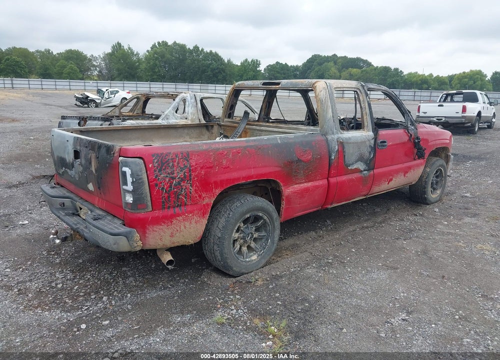 2002 CHEVROLET SILVERADO 1500 LS VIN: 2GCEC19T121104102
