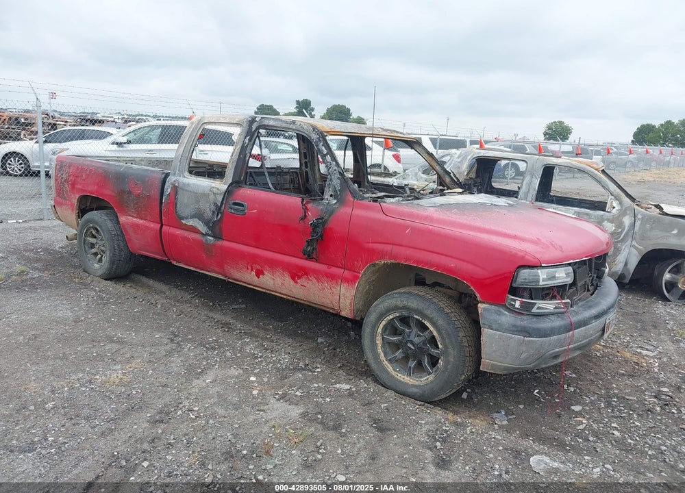 2002 CHEVROLET SILVERADO 1500 LS VIN: 2GCEC19T121104102
