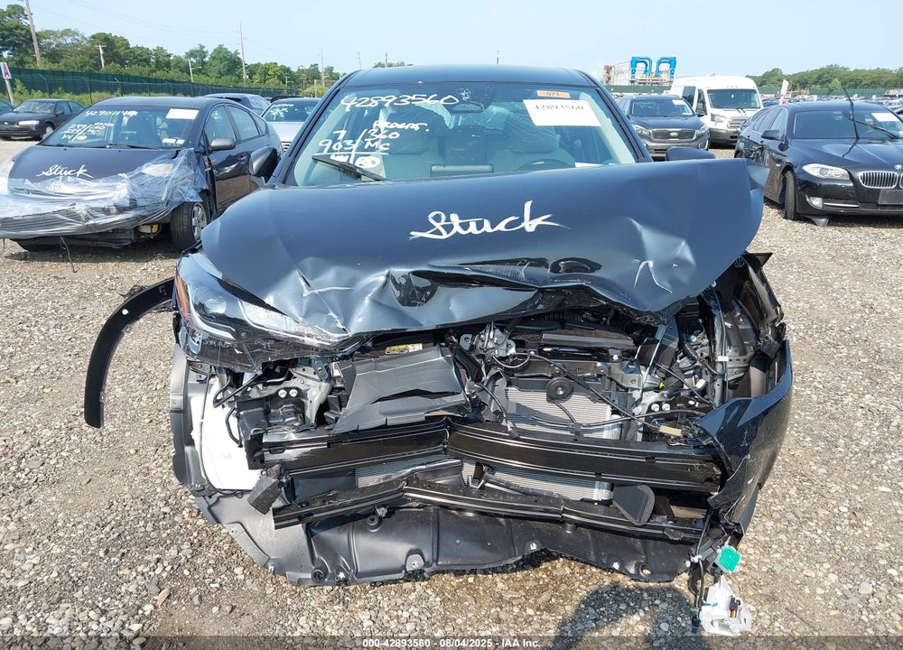 2025 TOYOTA COROLLA CROSS VIN: 7MUAAAAG3SV133618