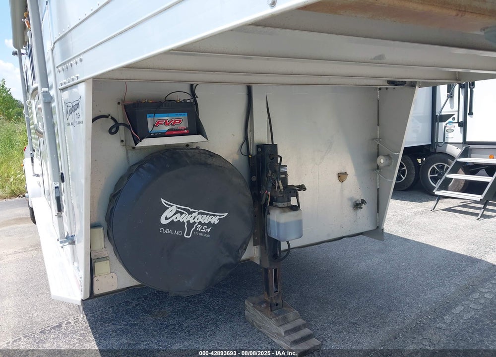 2000 FORETRAVEL 30FT W/LIVING QTR VIN: 4FKWG2229Y0016645