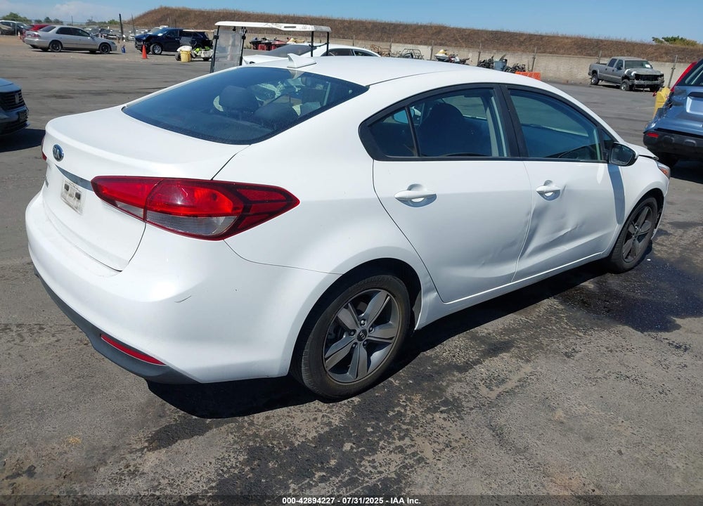 2018 KIA FORTE VIN: 3KPFL4A79JE255680